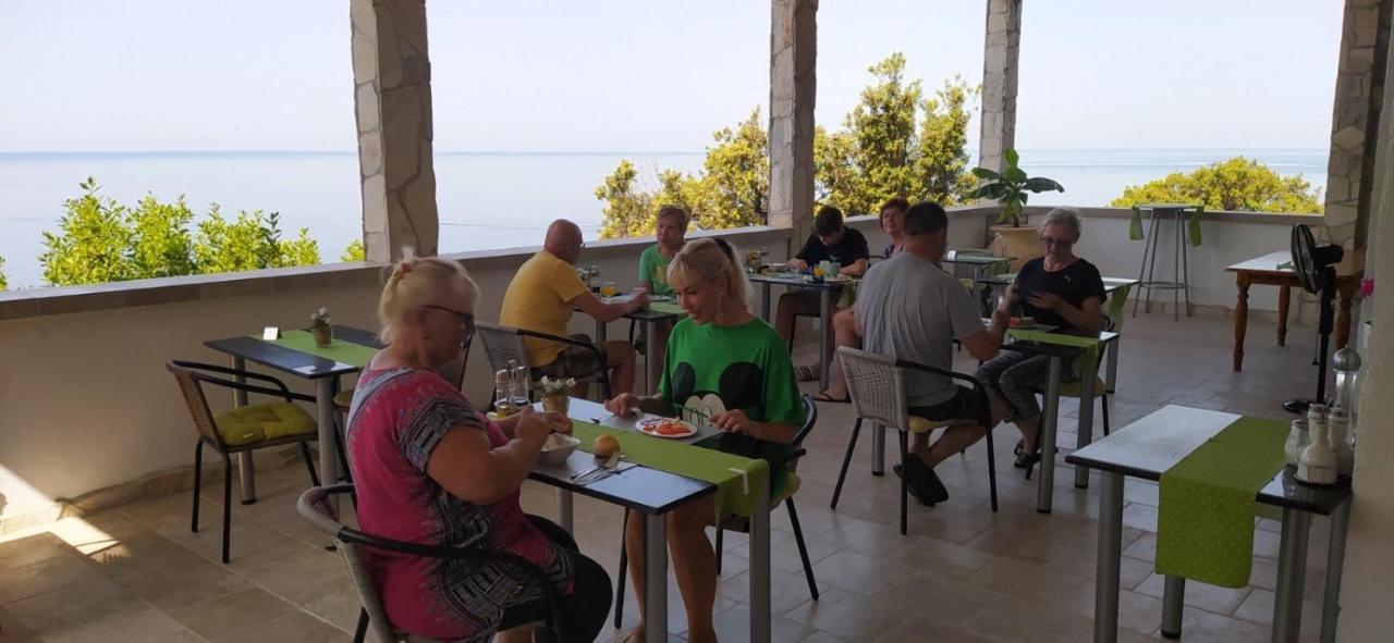 Guesthouse Oaza Emi Dobra Voda Buitenkant foto